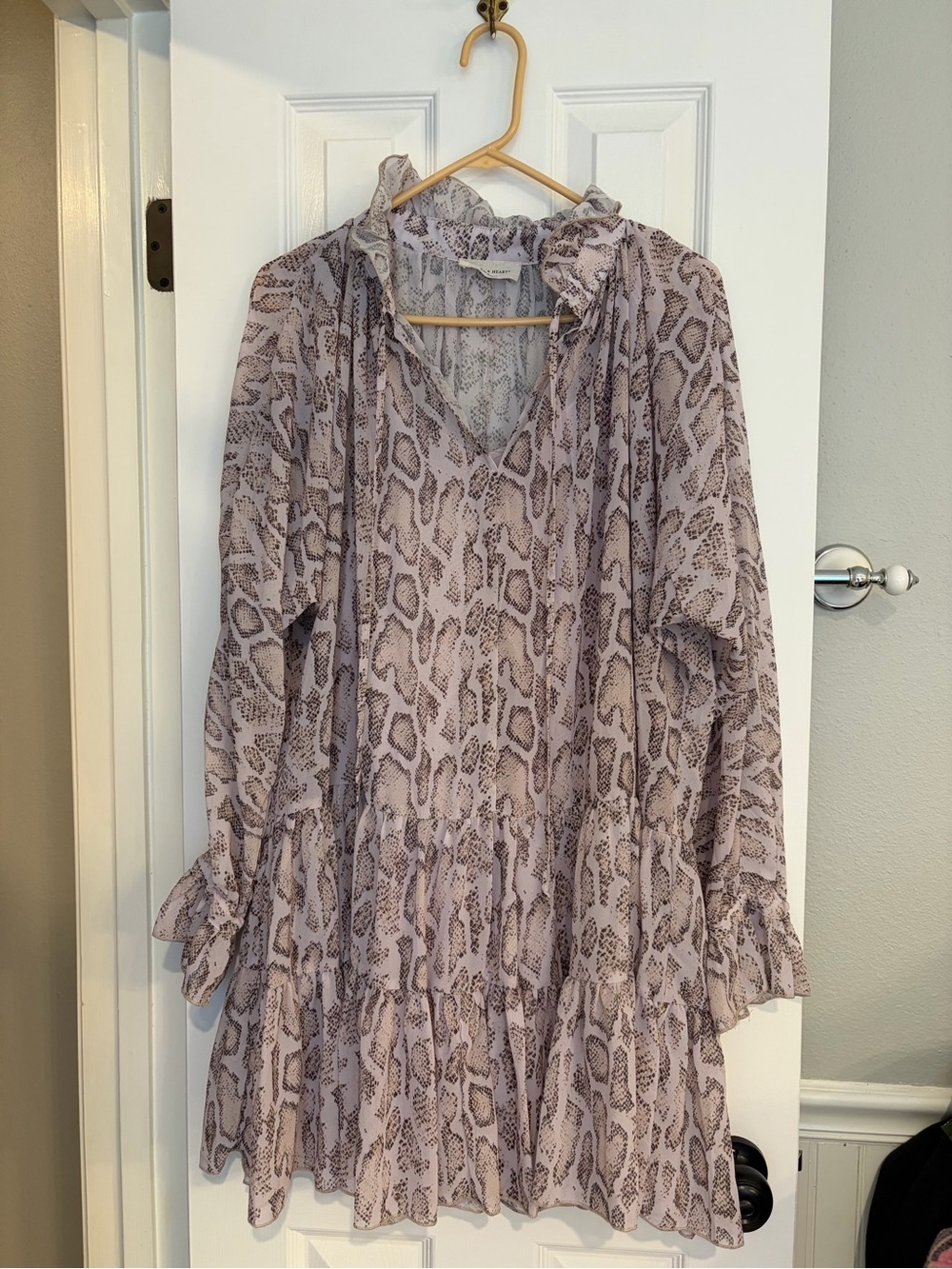 Saints + Hearts Snakeskin Print Dress Women’s Small Ruffle Sleeve